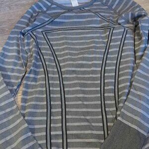 Ivivva girls size 12 long sleeve shirt